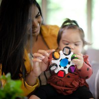 Baby Einstein - Jucarie senzoriala Curiosity Clutch Twist & Pop Rattle Teether - 4