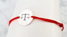 Bratara Balanta gravata - Argint 925, snur rosu reglabil