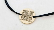 Bratara banut personalizata cu QR code - Argint 925 placat cu Aur Galben 18K si snur reglabil, diverse culori