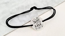 Bratara Never Give Up din Argint 925, cu snur negru reglabil