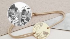 Bratara personalizata cu poza - Capsula timpului - Banut 15 mm - Aur Galben 14K - Snur reglabil, diverse culori