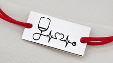 Bratara personalizata placuta - Stetoscop si bataia inimii - Argint 925, snur reglabil diverse culori