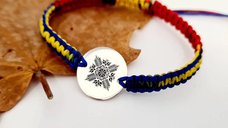 Bratara personalizata Tara mea brodata, banut din argint 925 de 15 mm, snur impletit tricolor