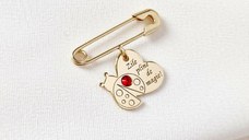 Brosa Ac de siguranta - Magie de Mamaruta – Argint 925 placat cu Aur Galben 18K - Cristal Swarovski