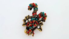 Brosa Craciun Bastonas cu Frunzulite Aramii - Accesoriu Festiv Elegant