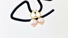 Cercei Chic Bijoux cu perle Potato roz cu sidef, din argint 925 placat cu aur galben 18K