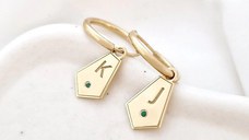 Cercei rotunzi - HOOPS in forma de cravata cu initiale personalizate - Argint 925 placat cu Aur galben 18K
