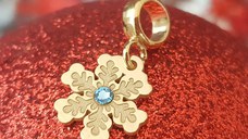 Charm personalizat Craciun - Fulg de zapada - Argint 925 placat cu Aur galben 18K - cristal Swarovski