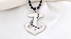 Lantisor Barbatesc cu Pandantiv Ancora – Argint 925 Rodiat, Email Negru si Diamant Negru