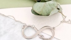 Lantisor cu pandantiv fermecat - Infinit personalizat cu nume si Diamant natural in casetuta - Argint 925 Rodiat