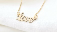 Lantisor cu Pandantiv Love din Aur Galben 9K