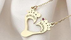 Lantisor cu pandantiv personalizat - contur picioruse in forma de inimioara - nume personalizat - Rubin - Lant link - Argint 925 placat cu Aur Galben 18K