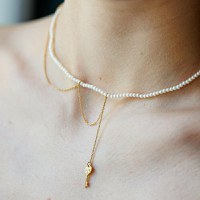 Lantisor cu Perle - Iesirea din labirint - Model sirag perle mici conectate cu un lant si pandantiv cheie - Argint 925 placat cu Aur Galben 18K - 1