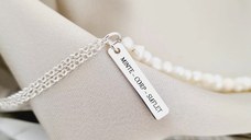 Lantisor cu Perle - Îmbinare armonioasă - Model combinat cu perle, lantisor si pandantiv placuta - Argint 925