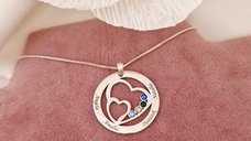 Lantisor Familie unita - Inimi in disc - 4 nume si cristale Swarovski - Argint 925