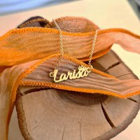 Lantisor personalizat cu nume si simbol coronita - Font elegant - Argint 925 placat cu Aur Galben 18K - 1