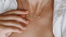 Lantisor personalizat cu trei elefanti, argint 925 placat cu aur galben 18K si cristal Swarovski