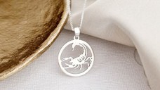 Lantisor zodia ta in armonie - Pandantiv disc cu simbol Scorpion - Argint 925