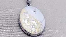 Medalion oval cu poze in interior - Little Footsteps - Argint 925 rodiat & placat cu Aur Galben 18K - Cristal White Zirconia