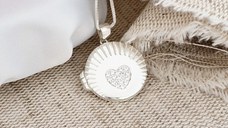 Medalion Scanteia Alba - Locket cu poze in interior - Argint 925 si Zirconii