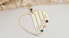 Pandantiv Familie Inima - 4 membri - Aur Galben 9K cu cristale Swarovski