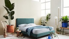 Pat tapitat Emerald cu catifea Verde, cadru din lemn cu somiera fixa 160x200