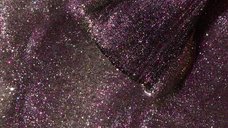 Ojă Semipermanentă Kievskaya Glitz Cat Eye 11 – Mov Prună cu Reflexii Fuchsia și Efect Magnetic 3D, 15ml