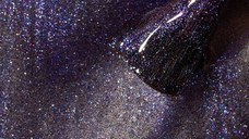 Ojă Semipermanentă Kievskaya Glitz Cat Eye 18 – Gri-Violet Metalizat cu Reflexii Albastre, Efect Magnetic 3D, 15ml