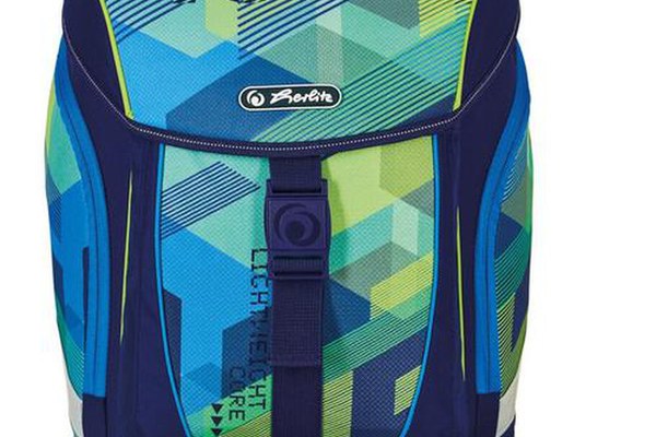 Ghiozdan neechipat Herlitz FiloLight motiv Green Goal, dimensiune 38 x 32 x 22 cm