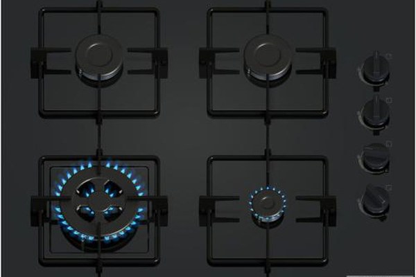 Plita incorporabila Bosch POH6B6K30, Gaz, 4 arzatoare, Arzator Wok, Gratar otel, 60 cm, Sticla (Negru)