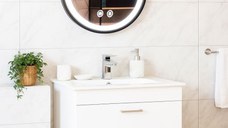 Set Baza cu Lavoar si Oglinda cu iluminare LED, seria 067, suspendata cu sertare, 50 cm, alb