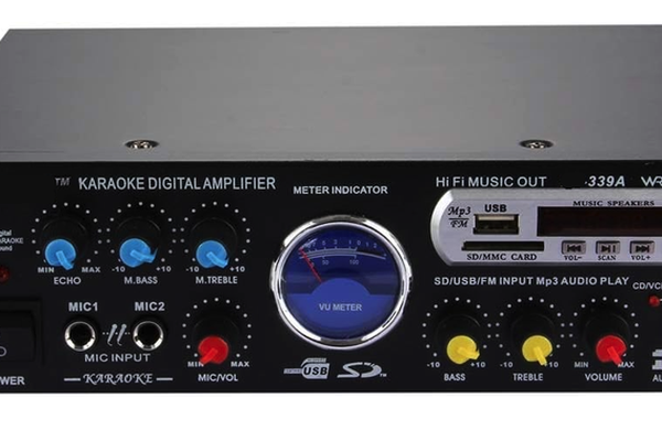 Amplificator karaoke profesional tip statie BT 339FM 160 w