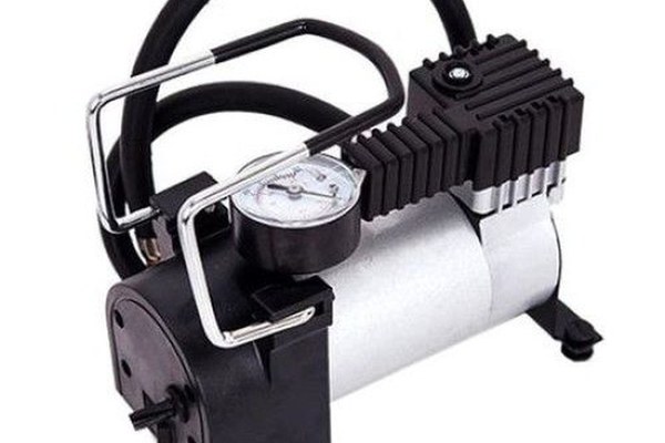 Compresor Auto 965 kPA Metalic cu Motor Mare 35 L/Min