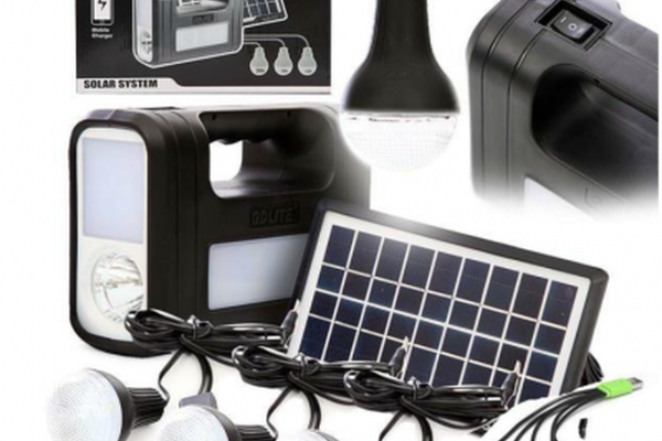 Kit solar GD-Lite 8017 dotat cu dispozitive USB cu 3 becuri LED + acumulator de mare capacitate
