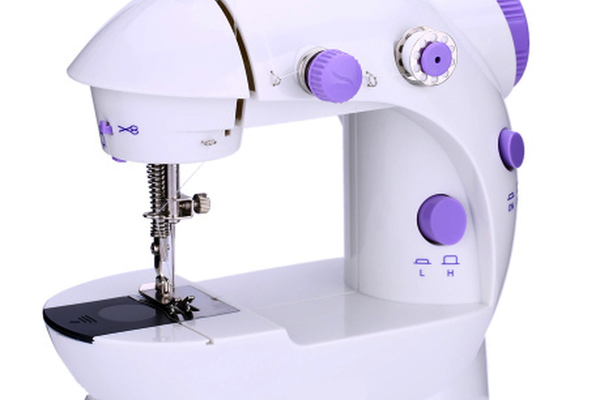 Mini Masina de cusut cu accesorii incluse portabila SM 202A