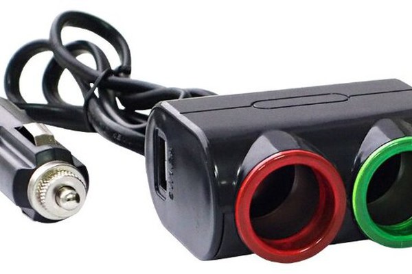 Priza auto 12V Olesson 1631 cu 3 intrari 120W negru