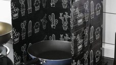 Protectie NEAGRA aragaz din aluminiu ce protejeaza bucataria