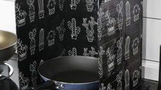 Protectie NEAGRA aragaz din aluminiu ce protejeaza bucataria