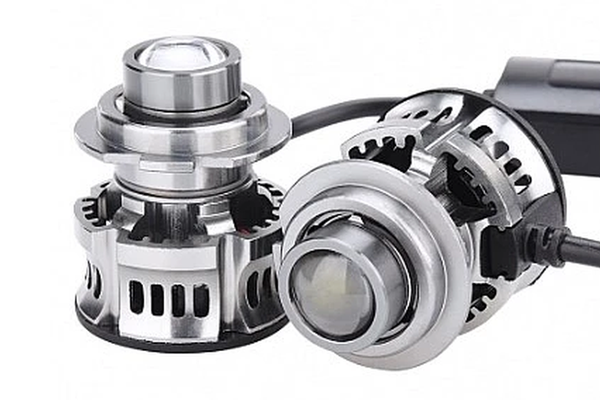 Set 2 becuri auto V6 H7 putere 96W per set 10400 lumeni