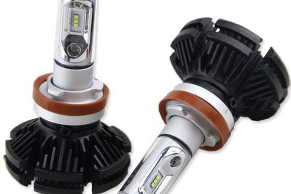 Set 2 becuri LED auto X3 H4 cu doua faze putere 50W 6000 lumeni temperatura 6000K