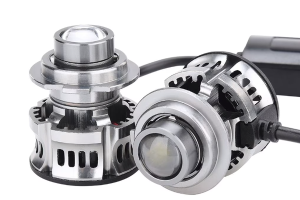Set 2 becuri V6 auto LED H7 de 100W 6000k lumina alb rece si flux luminos