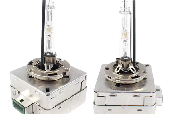 Set 2 becuri Xenon METAL D3S White auto pentru far