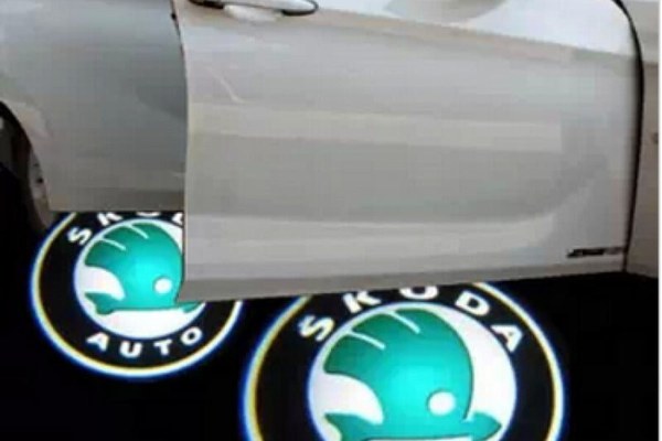 Set 2 Holograme LED cu LOGO Skoda Superb pentru Portiere