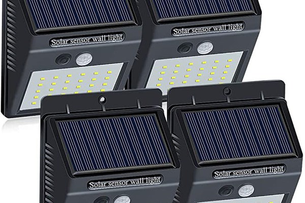 Set 4 Lampi BRIGHT 30 LED Solare cu senzor de miscare si lumina 1 mod ILUMINARE