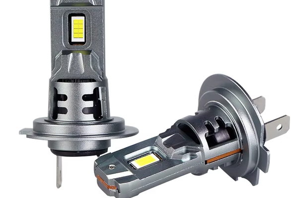 UB Set 2 becuri auto LED H7 K7 model 3570 de 100W 10000 lumeni 6000k