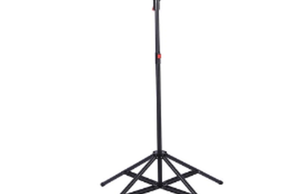 Uscator de rufe cu trepied pliabil brate rotative