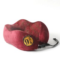 Perna pliabila pentru gat, seria MINISO Harry Potter (rosu) - 1