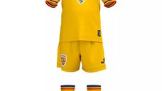 Minikit oficial de suporter al Echipei Nationale de Fotbal a Romaniei