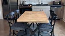 Set masa Helsinki Homs cu 4 scaune metalice, stejar natur si negru, 70 x 110 cm