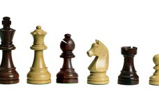 Piese de sah electronice din lemn Timeless